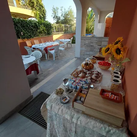 Guest house Le Anfore Di Nora Domo 4*